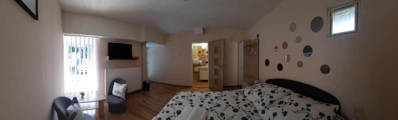 Penzion Marina Pri Slovenskej Restauracii Brezno Exteriér fotografie