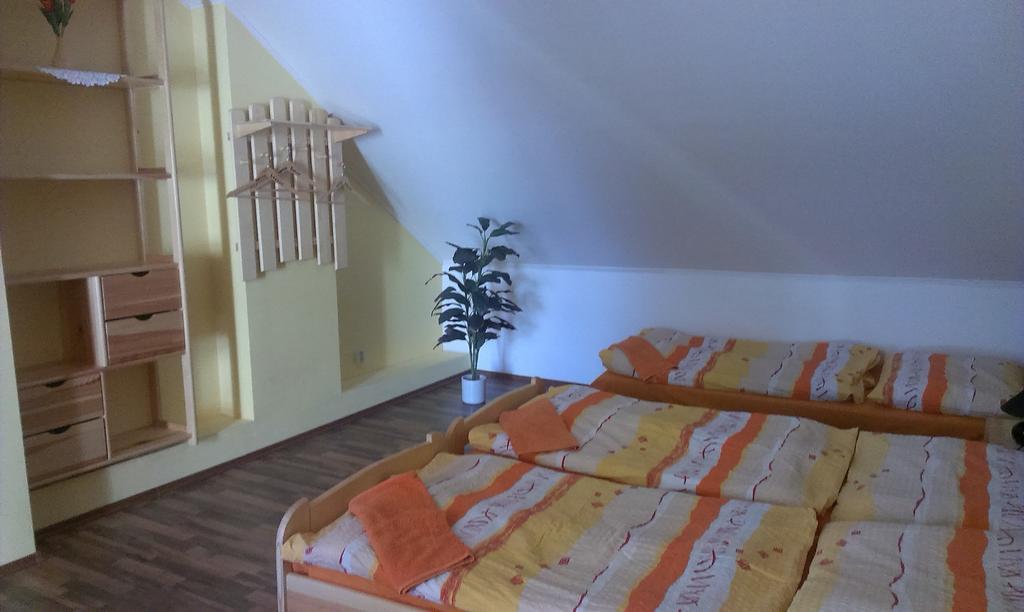 Penzion Marina Pri Slovenskej Restauracii Brezno Pokoj fotografie