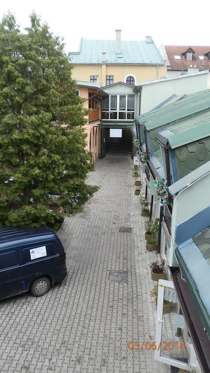 Penzion Marina Pri Slovenskej Restauracii Brezno Pokoj fotografie