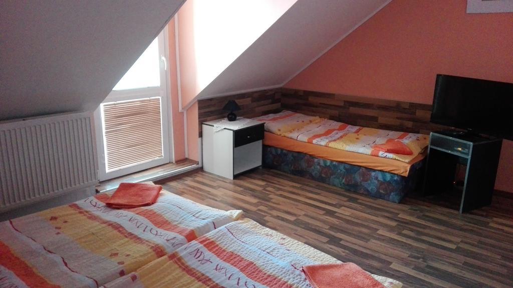 Penzion Marina Pri Slovenskej Restauracii Brezno Exteriér fotografie