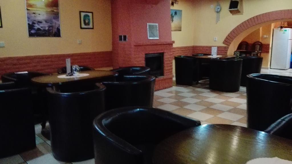 Penzion Marina Pri Slovenskej Restauracii Brezno Exteriér fotografie
